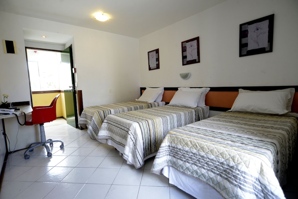 Economy Triple Room photo 2