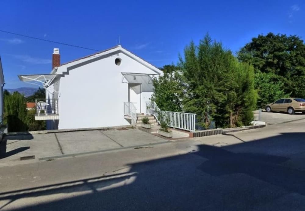 Apartment (Vlado - 100 m from pebble beach - A3() photo 1