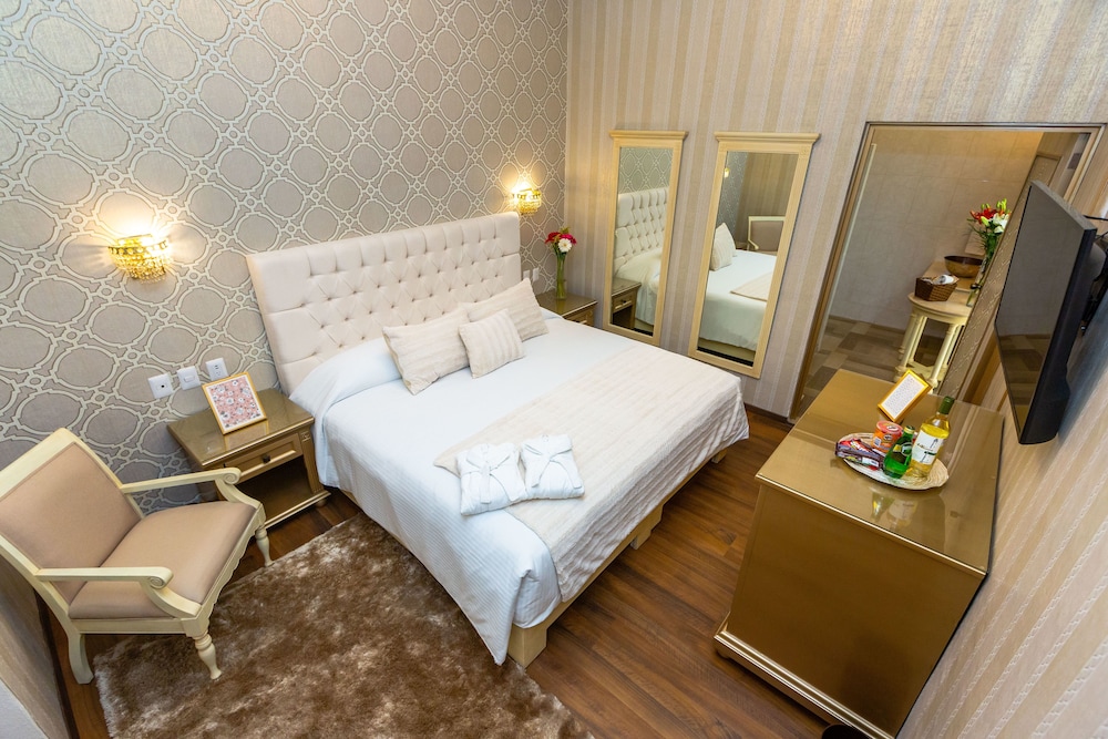 Master Suite, 1 King Bed photo 1