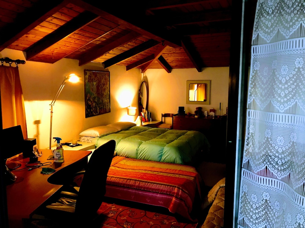 Deluxe Suite, Non Smoking, Mountain View