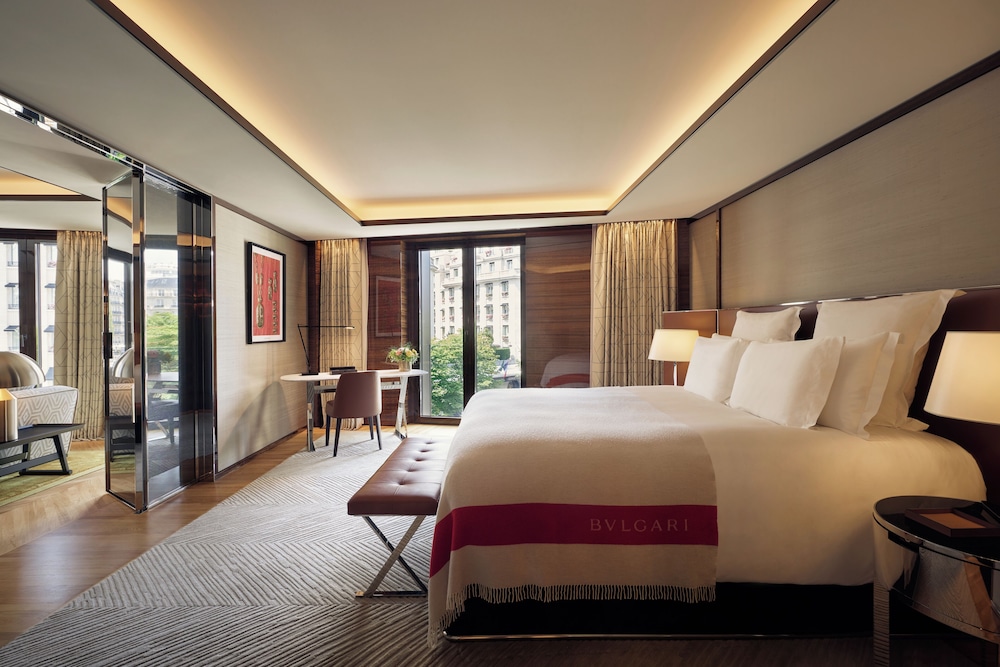 Executive Suite, City View