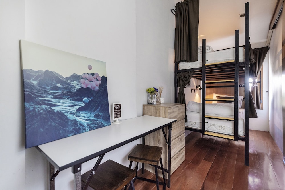 Shared Dormitory, Men only photo 2