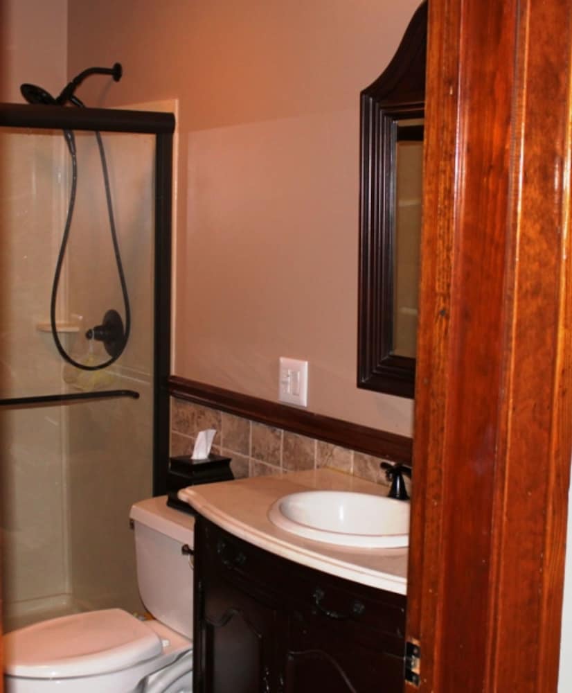 Economy Double Room, Private Bathroom (204) photo 2