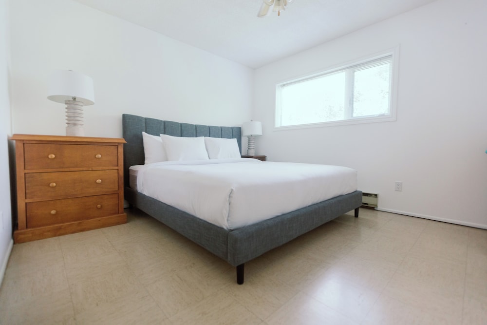 Luxury Apartment, 3 Bedrooms, Lake View, Lakeside photo 3