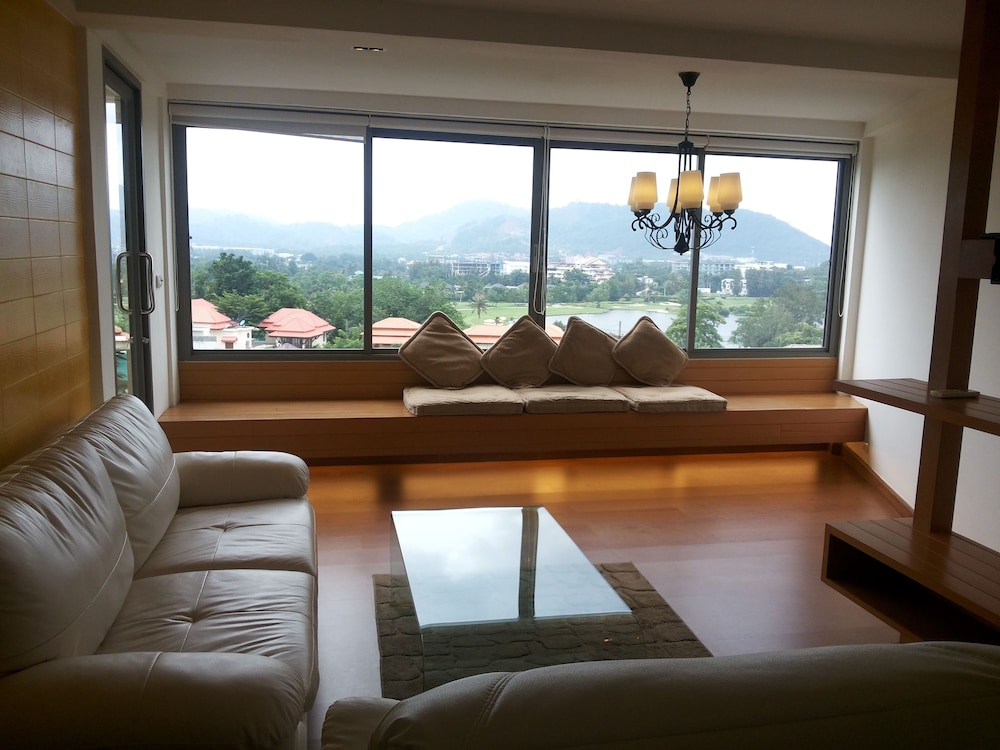1 Bedroom Apartment, Lake View photo 3