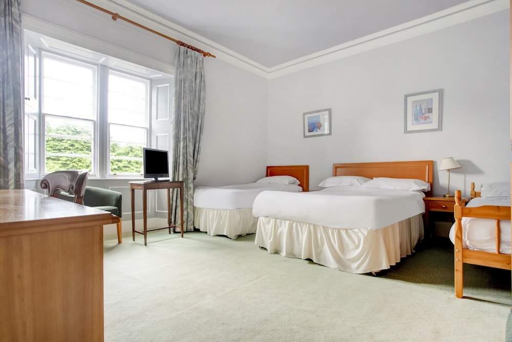 Standard Room, Multiple Beds (Family) photo 2