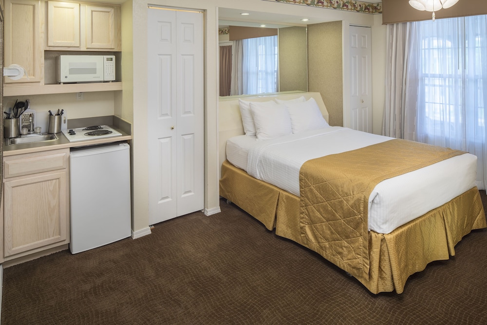 Studio, 1 Queen Bed - Photo 1
