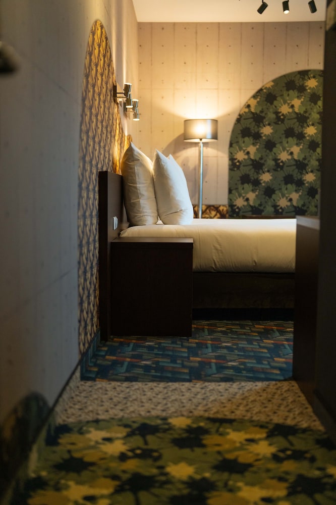 Comfort Room (View) - Photo 2