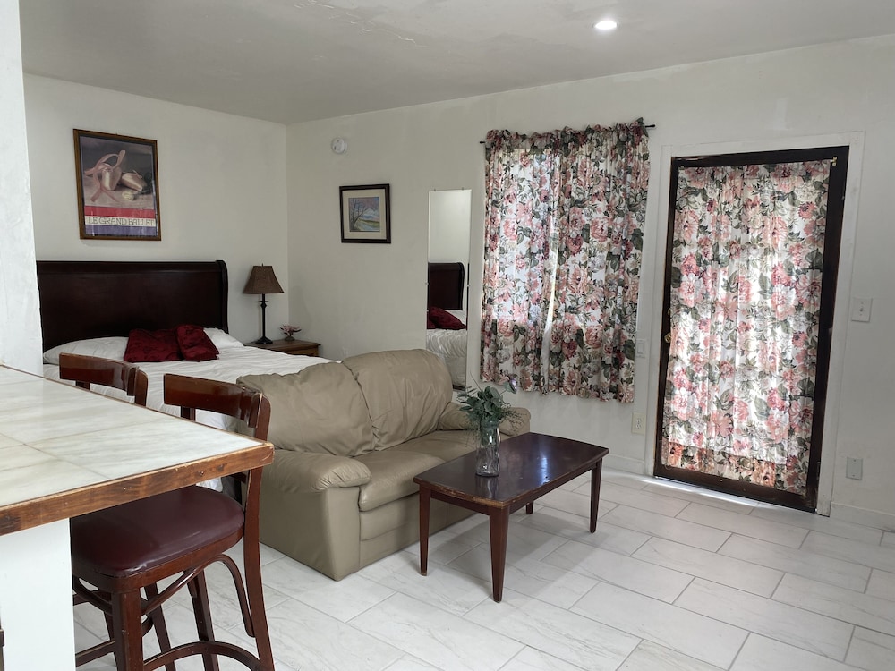 House, 1 Bedroom, Patio photo 1