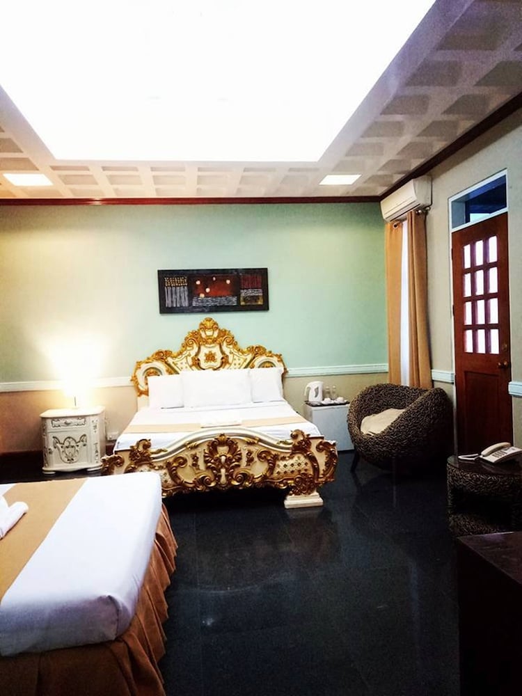 Presidential Suite photo 3
