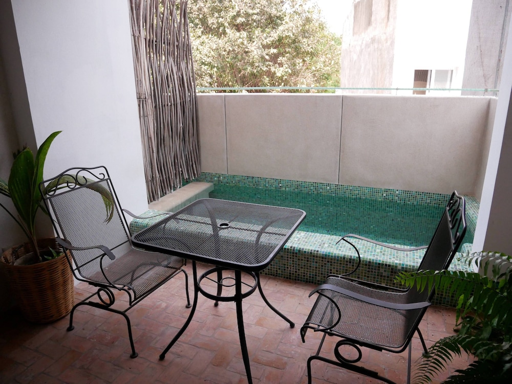 Deluxe Room, 1 King Bed, Private Pool photo 2