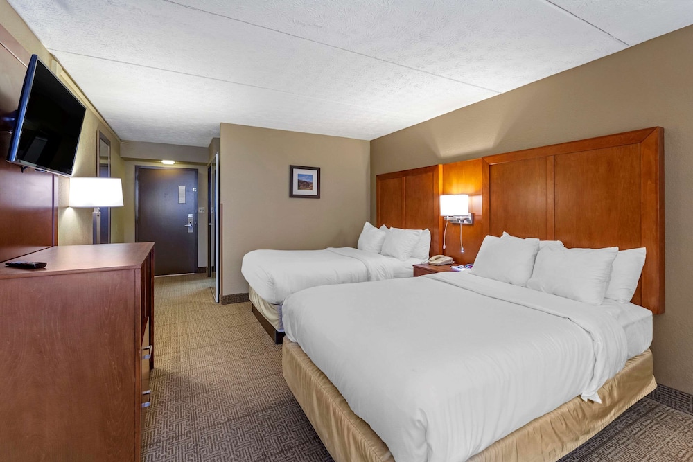Standard Double Room, 2 Double Beds, Non Smoking - Photo 6