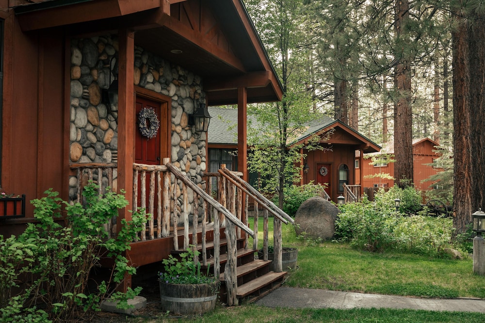 Cabin, Multiple Beds, Kitchenette, Garden View