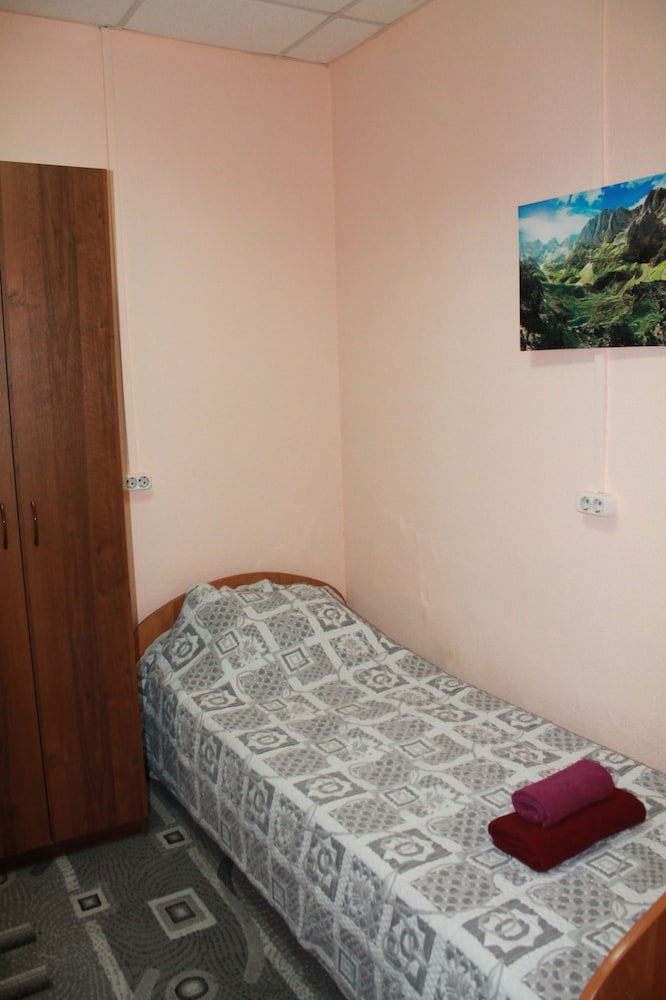 Standard Single Room, Shared Bathroom photo 1