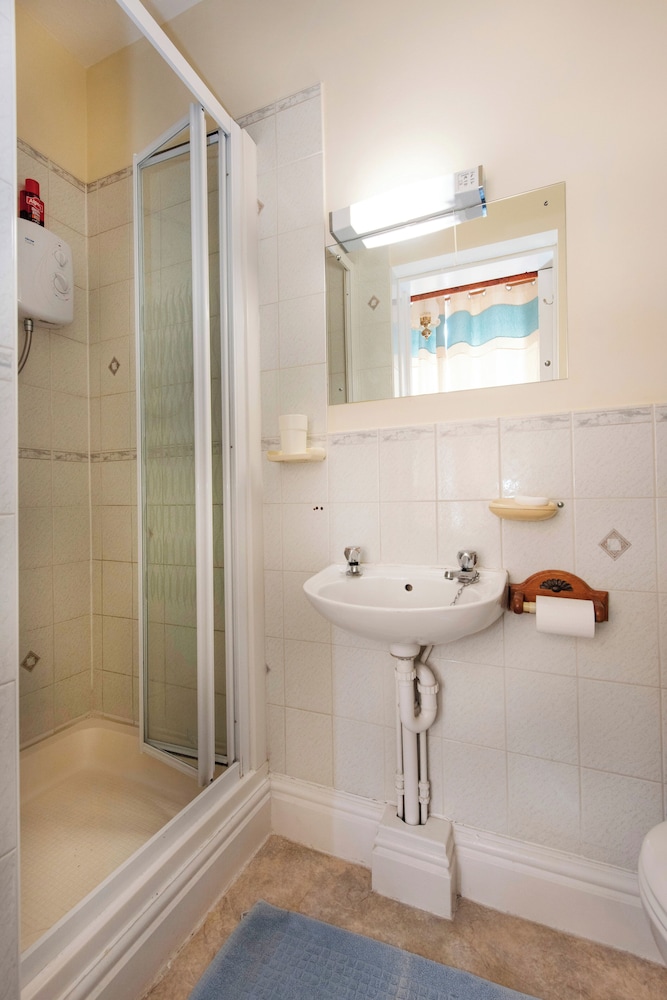 Standard Single Room, Ensuite photo 2