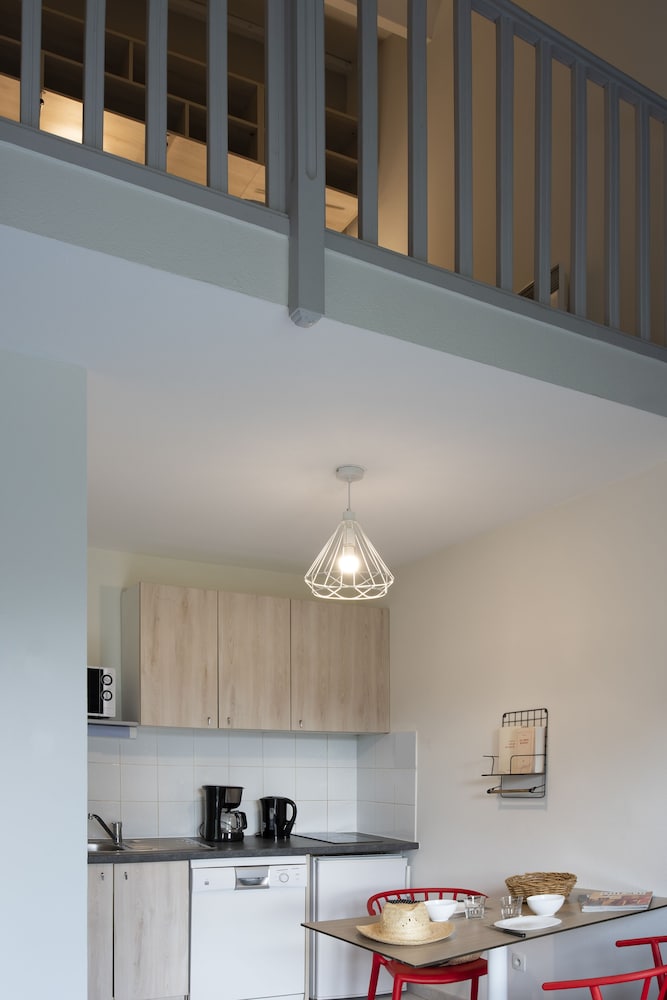 House, 1 Bedroom - Photo 4