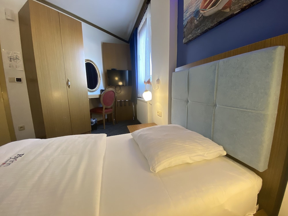 Single Room photo 3