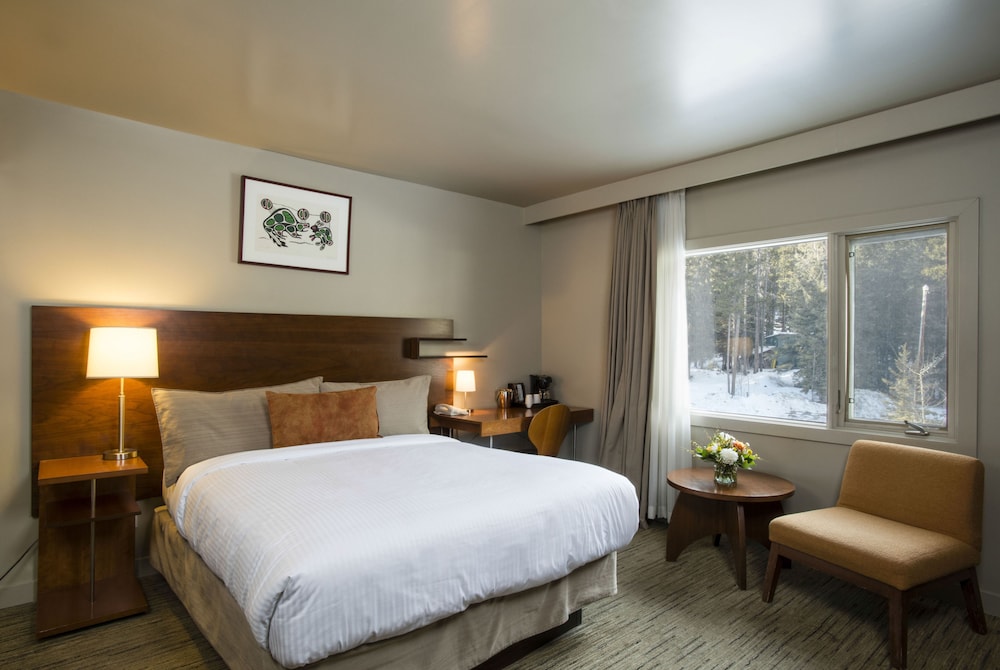 Standard Room, 1 King Bed (Standard Woodland King) - Photo 2