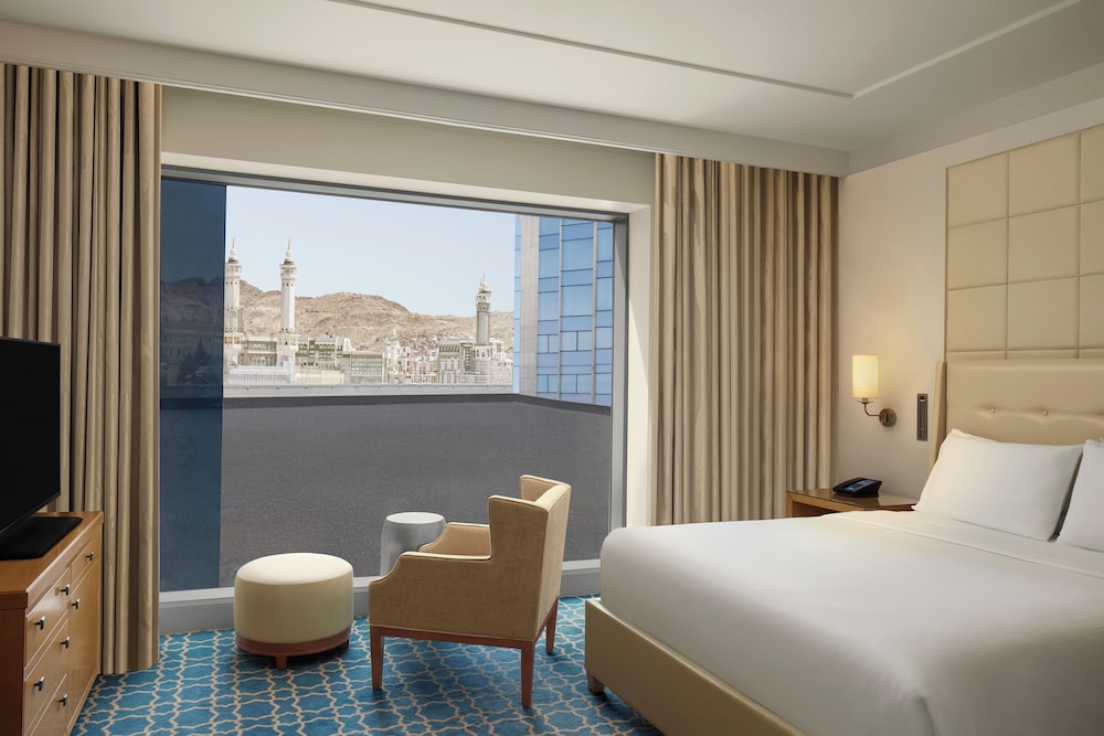 Executive Suite, 1 King Bed, Non Smoking