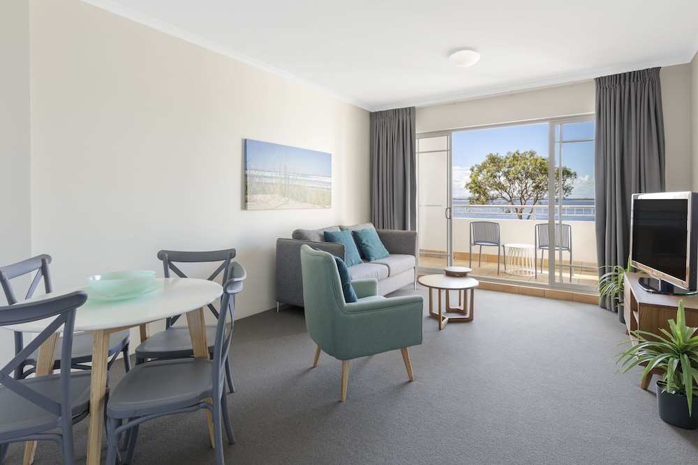 One Bedroom Deluxe Spa Waterview (Balcony not guaranteed) - Photo 2