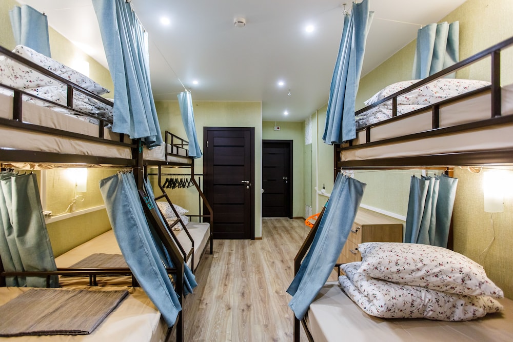 Shared Dormitory, Women only, Private Bathroom (6 beds, upper bed) photo 3