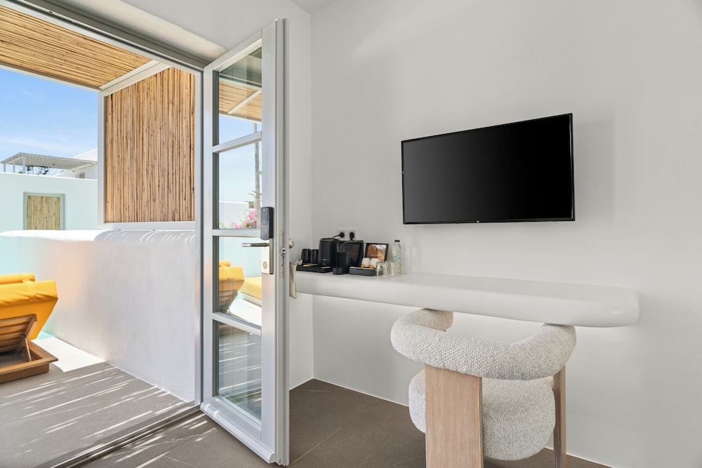 Suite, 1 Bedroom, Private Pool photo 3