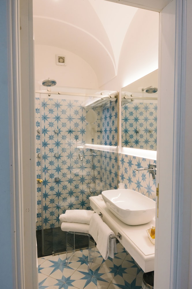 Superior Quadruple Room, 1 Bedroom, Sea View photo 2