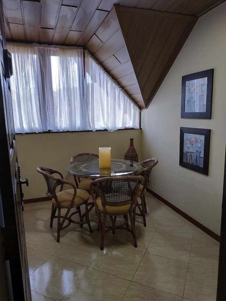 Premium Quadruple Room, 1 Bedroom, Hot Tub, Courtyard View photo 3
