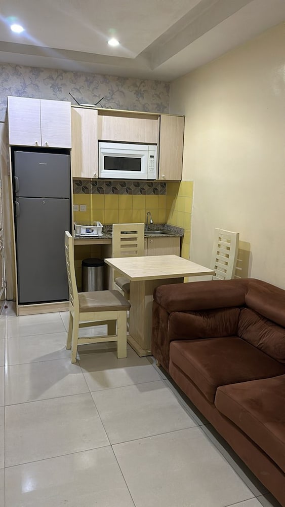Executive Suite - Photo 2
