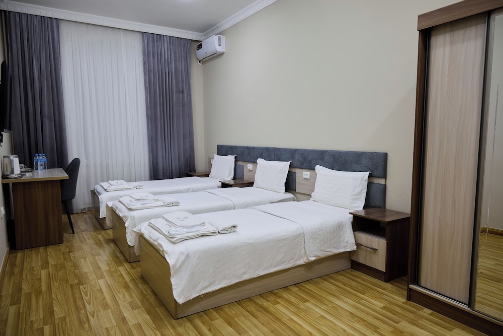 Basic Triple Room