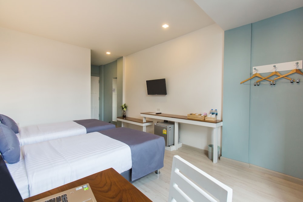 Standard Twin Room - Photo 9