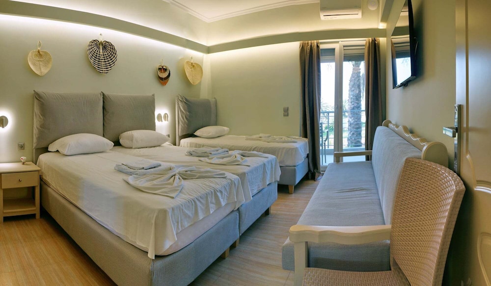 Family Apartment, 1 Bedroom, Sea View photo 2