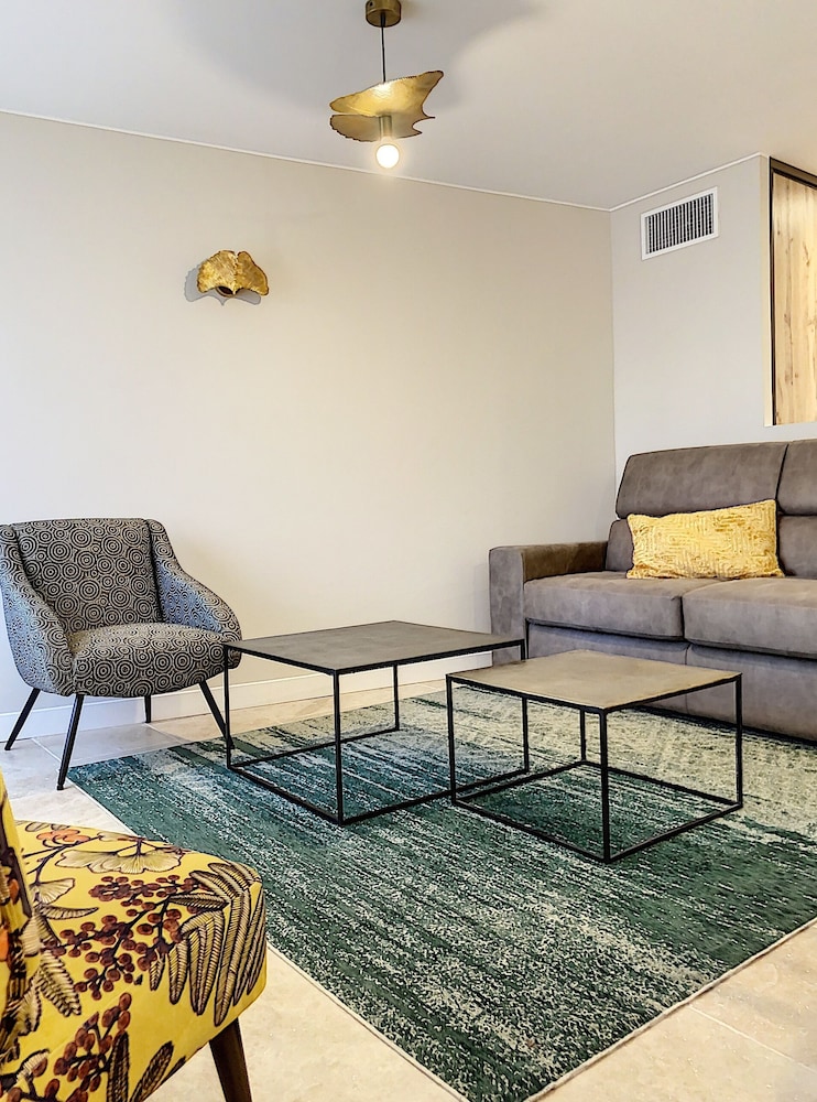 Premium Apartment, Ensuite, City View (Les Oliviers)