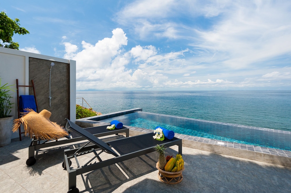 C23A-2 Bedroom Pool Villa With Seafront