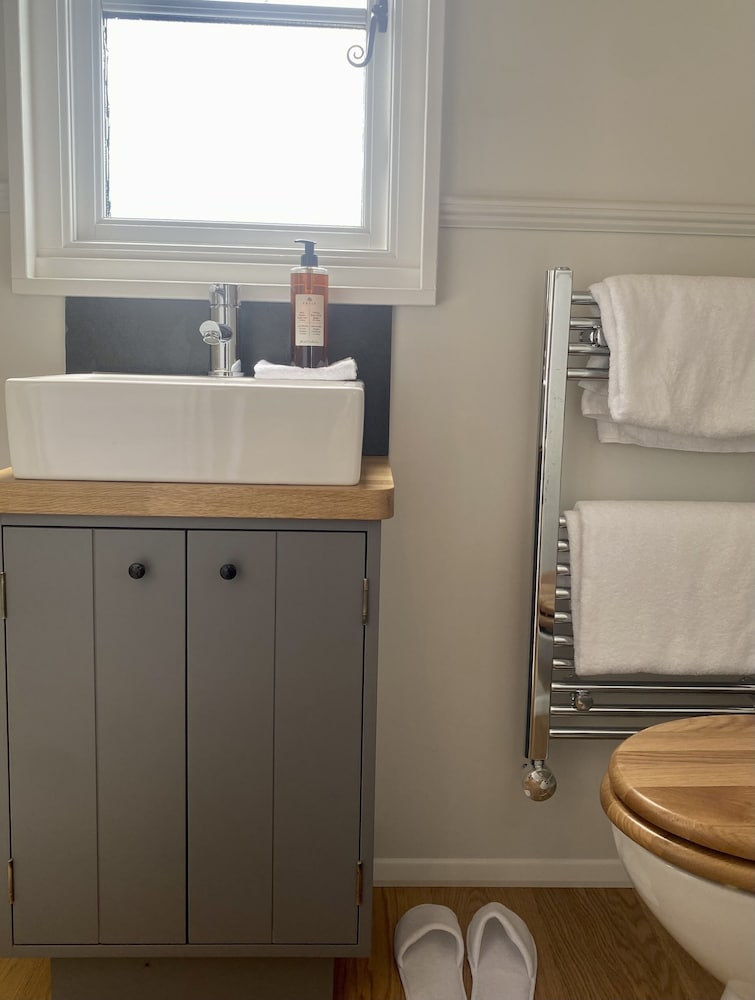 Superior Room, Ensuite, Garden View - Photo 4
