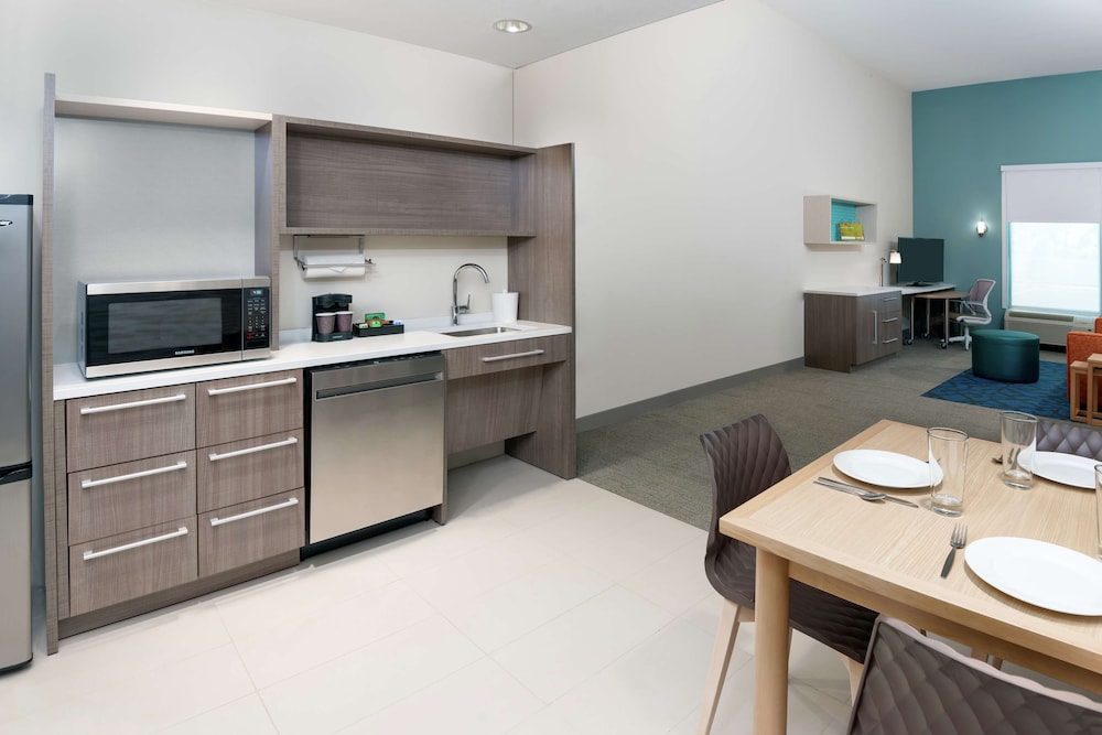 One-Bedroom King Suite - Non-Smoking