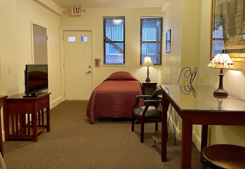 Premium Triple Room, Ensuite photo 3