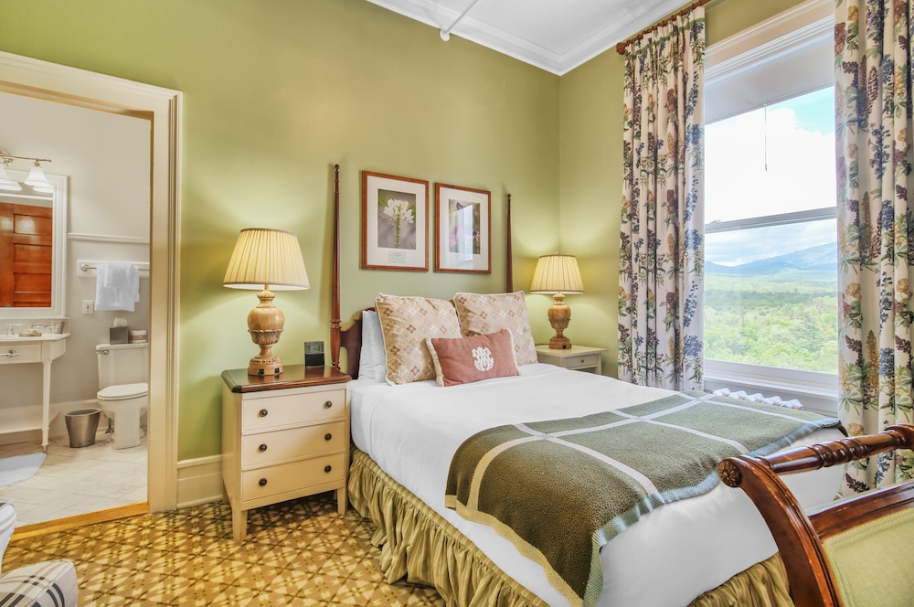 Economy Room, 1 Queen Bed photo 2