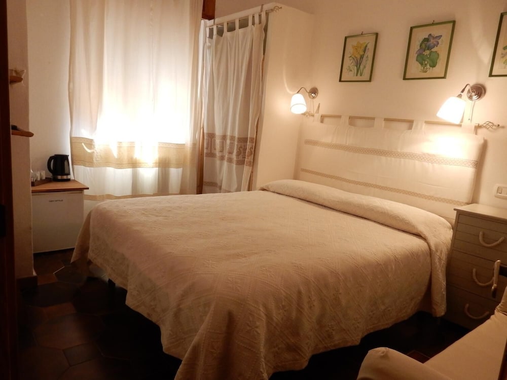 Standard Double Room, 1 Queen Bed, Ensuite, Garden View (Ametista )