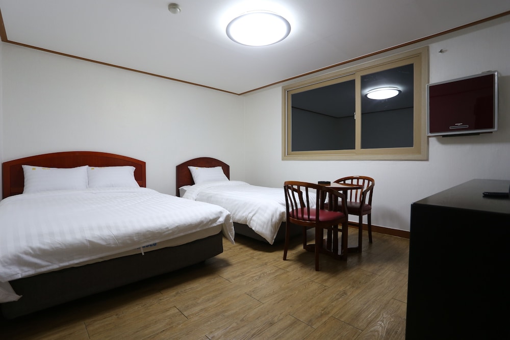 Deluxe Twin Room photo 1