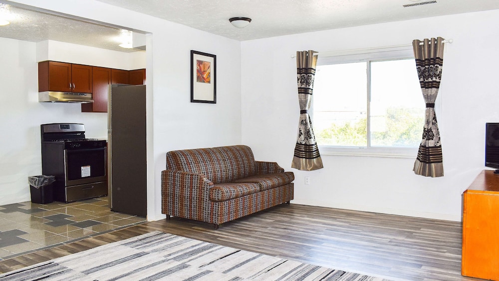 Suite, 2 Double Beds, Non Smoking, Kitchen - Photo 4