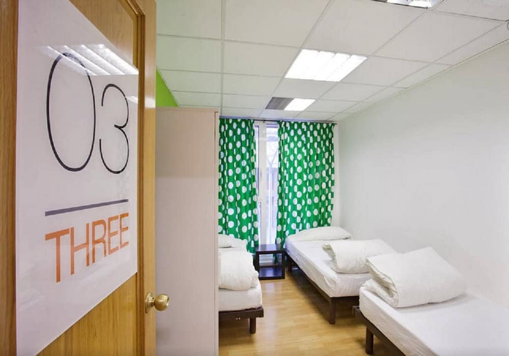 Habitación Estándar con Dos Camas Individuales