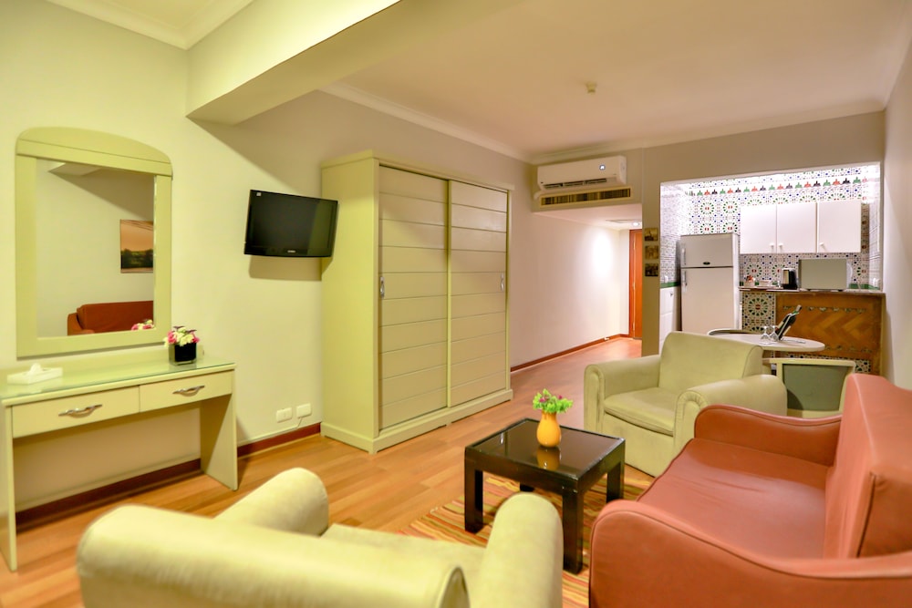 Deluxe Double or Twin Room - Photo 5