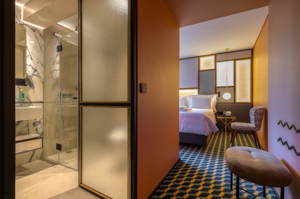 Superior Suite - Photo 2
