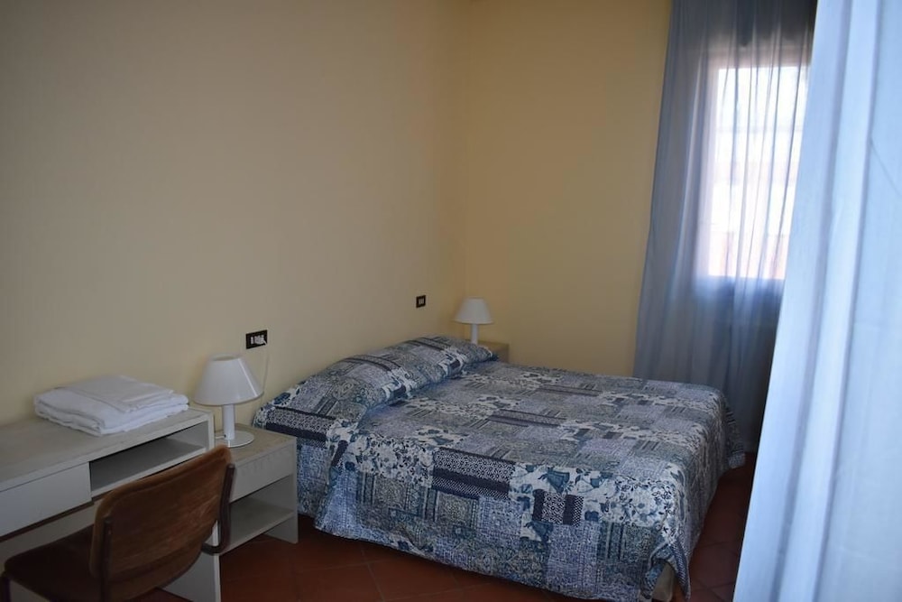Economy Double Or Twin Room, Shared Bathroom, Mountain View