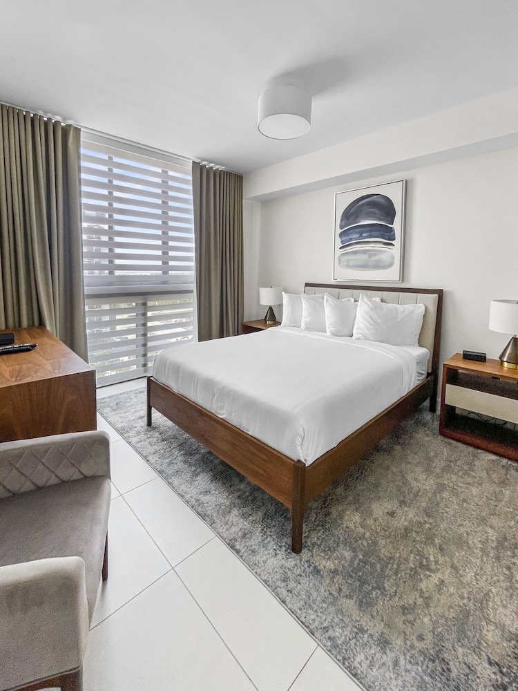 Standard Room, 1 Queen Bed, Golf View (Grand Room Golf View) photo 1