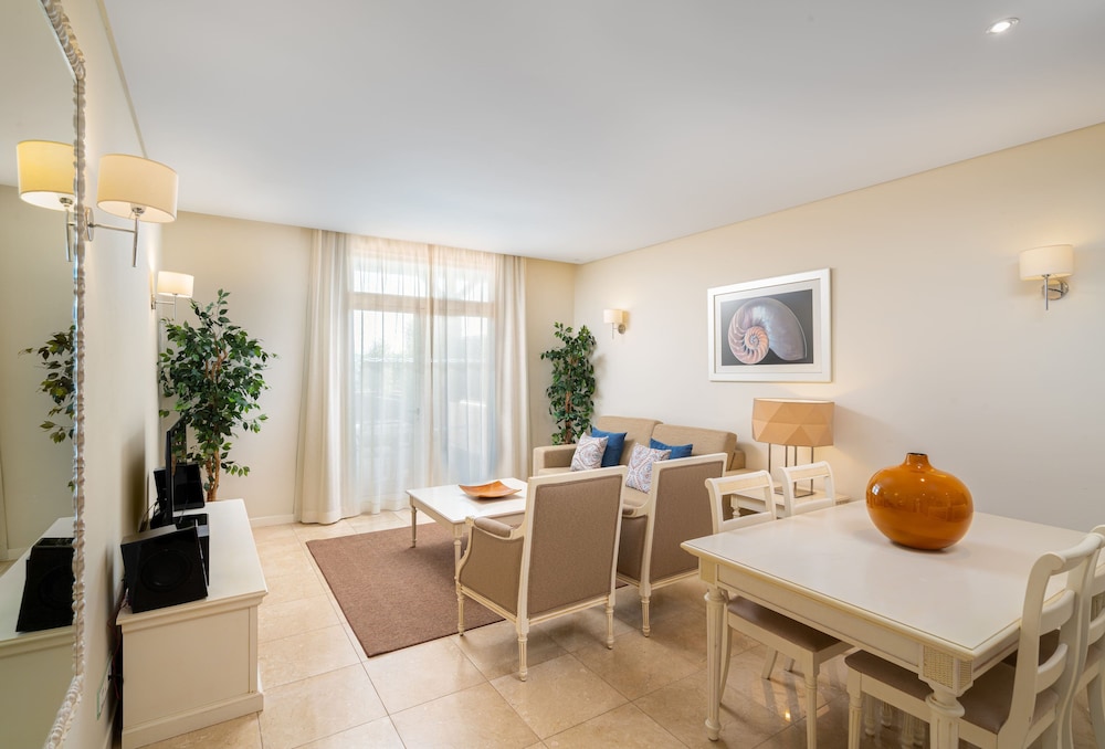 Luxury Suite, 1 Bedroom - Photo 4
