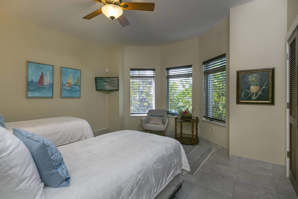 Luxury Condo, 3 Bedrooms (BL) photo 3