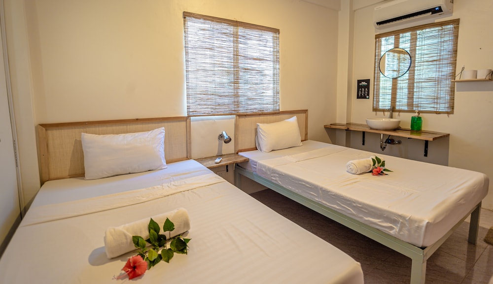 Standard Twin Room - Photo 1