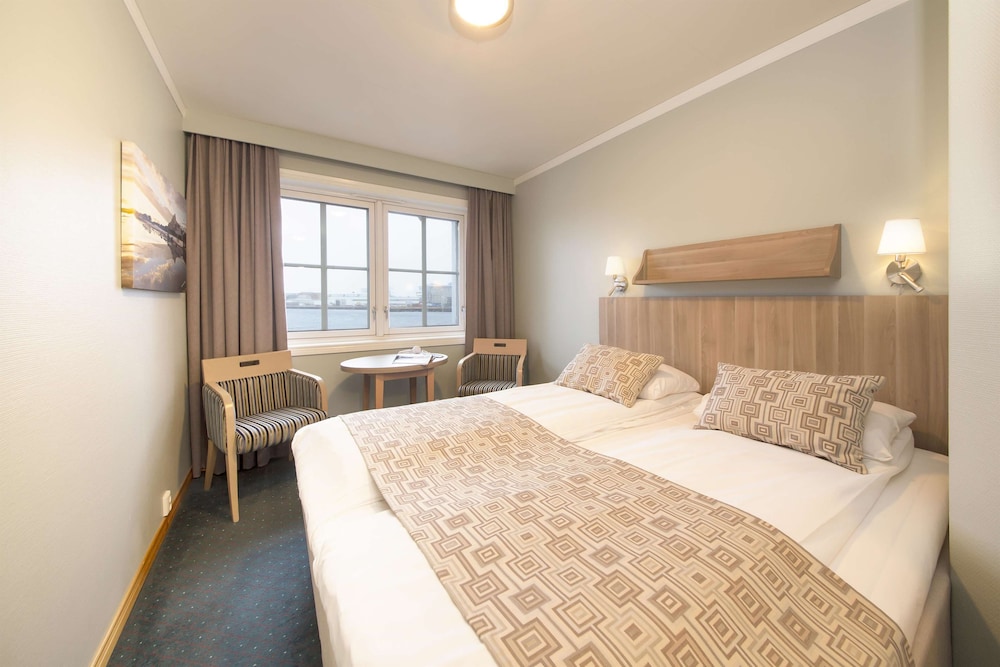 Standard Room, 1 King Bed - Photo 3
